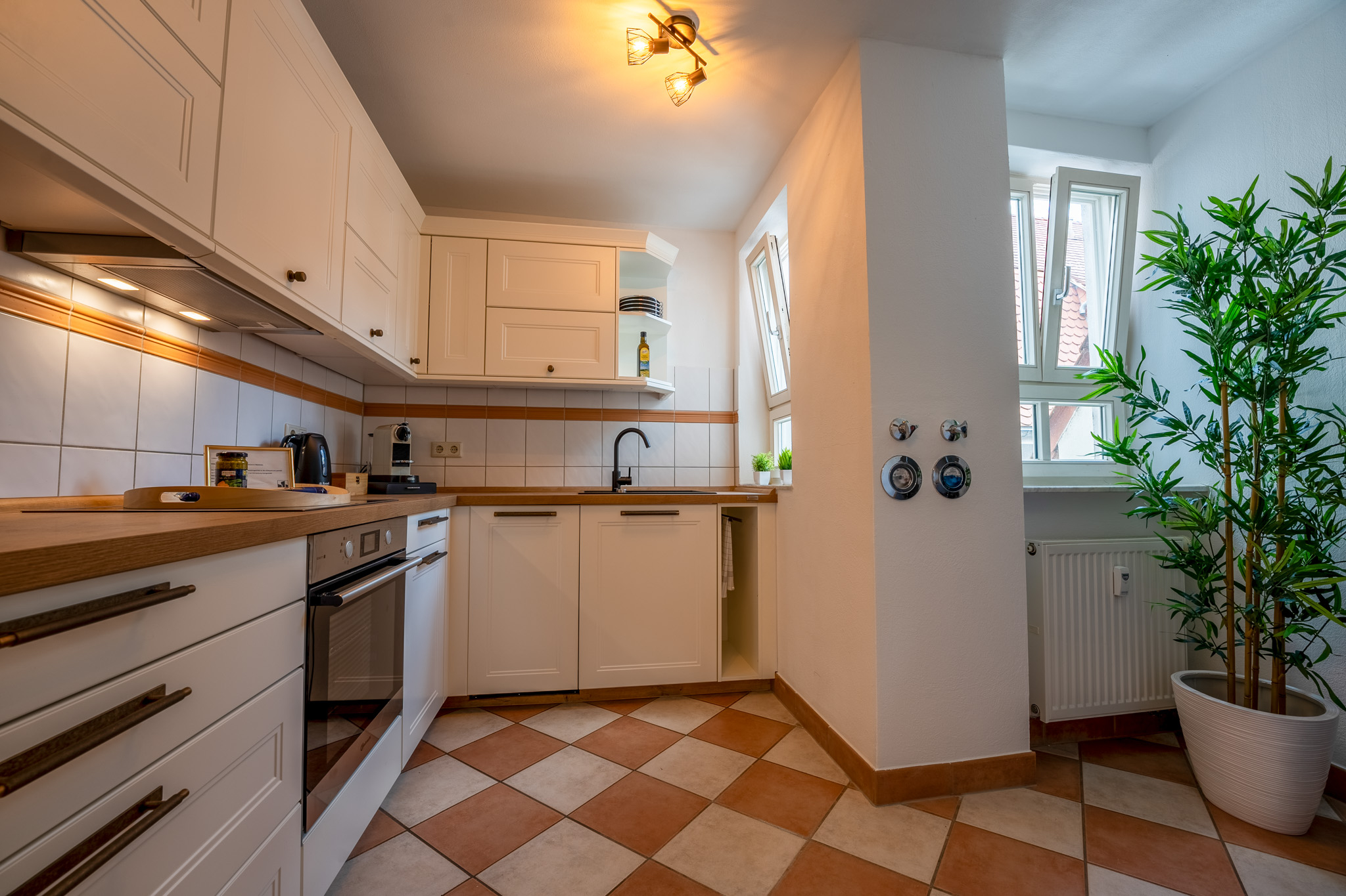 SWX02980-HDR